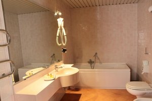 Room & Suite