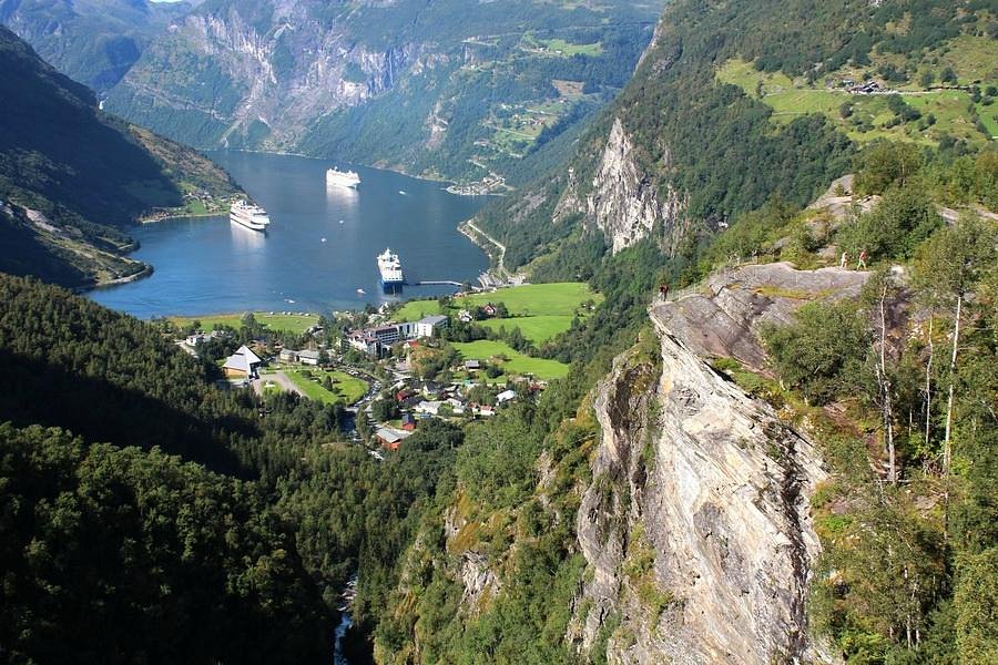 geiranger tourist info