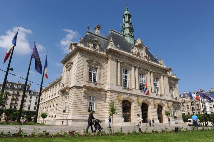 Woman in Levallois-Perret