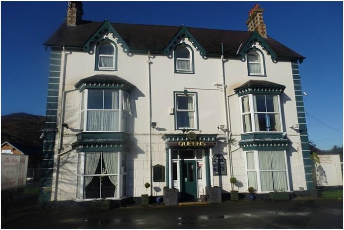 QUEENS HOTEL - Updated 2024 Prices & Reviews (Porthmadog, Wales)