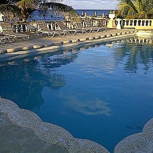 Pool Lounge