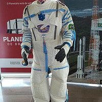 Roupa de astronauta para fotos