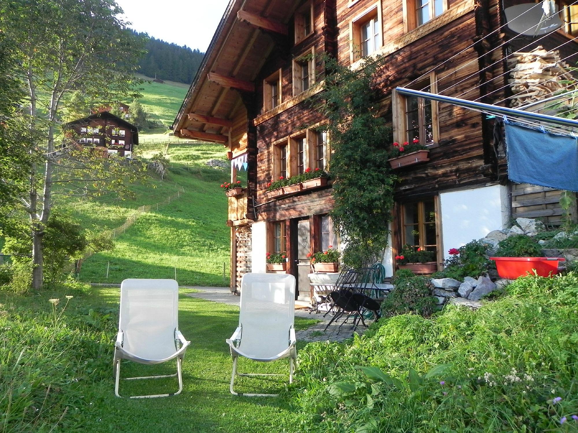 Gimmelwald Switzerland Hotels; OLLE & MARIA'S BED AND BREAKFAST - Hotel Reviews (Gimmelwald, Switzerland)