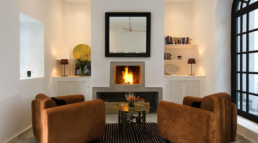 Salon with fireplace