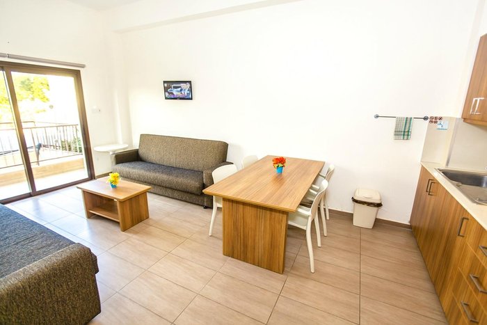 Lucky Hotel Apartments Bar or Lounge: Pictures & Reviews - Tripadvisor