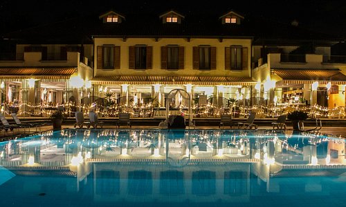 La vista dell'Hotel dei Giardini, ristorante ed Hotel dalla piscina