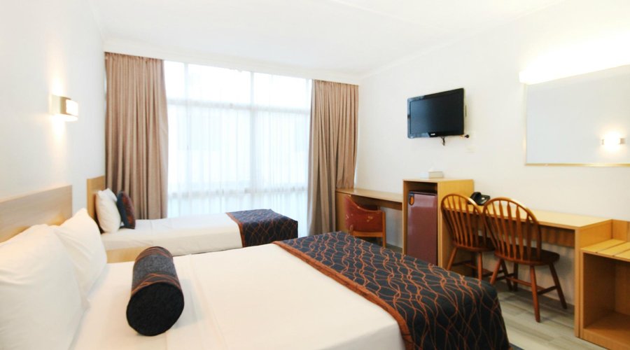 Queen and Single Room