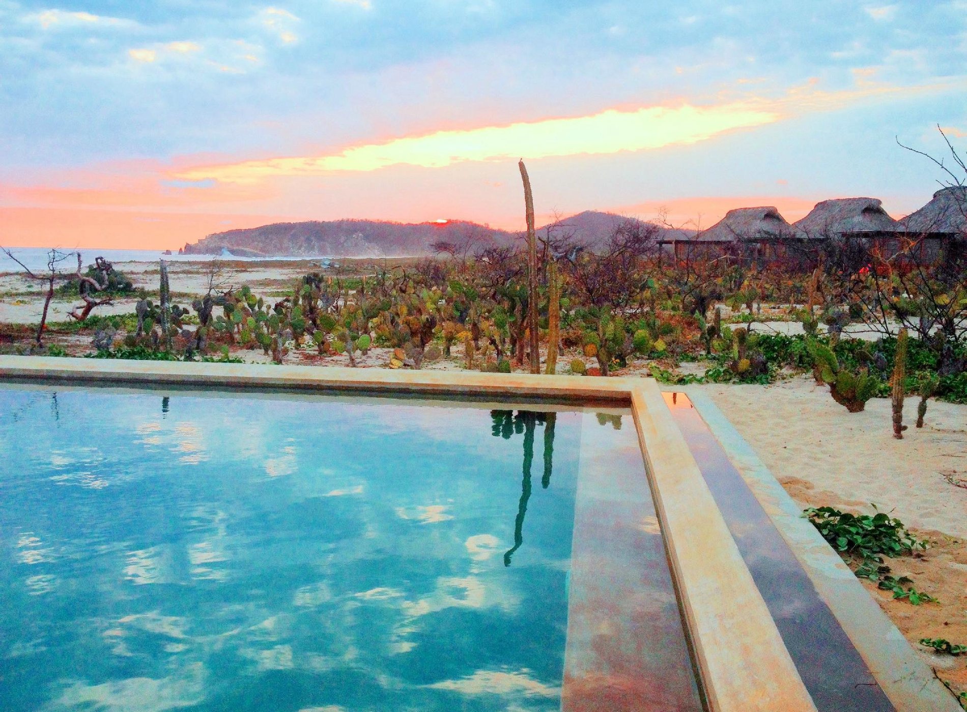 Hotel Escondido by null