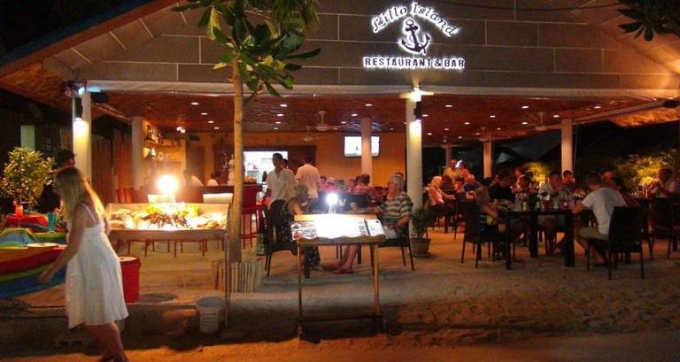 Located on Kamala Beach front, Lillo Island Resort's restaurant & bar