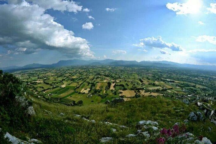 Veduta della valle sottostante al castello