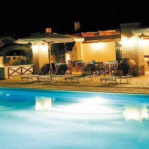 Pool Bar