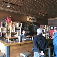 Great little wine bar. Fabulous beer!