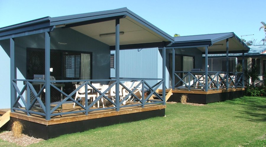 3 bedroom Lakefront Bungalo