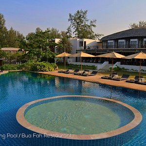Twin Lotus Resort & Spa in Ko Lanta, image may contain: Resort, Hotel, Villa, Pool