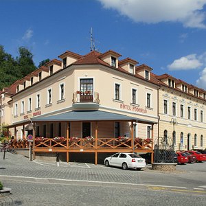 Hotel Podhrad in Hluboka nad Vltavou, image may contain: Hotel, City, Villa, Street