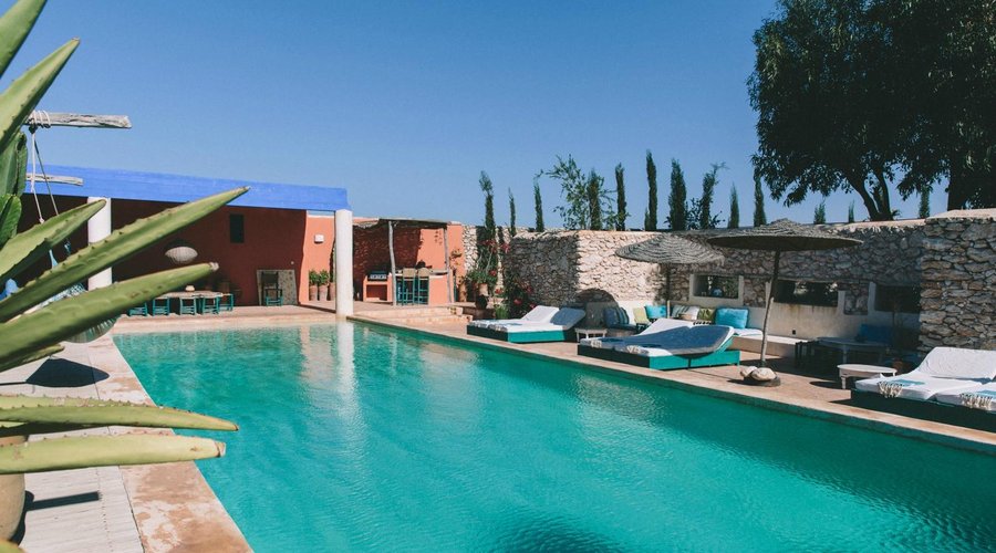 La piscine de 15m x5m chaufée/ The heated 15m x5m pool