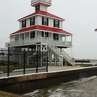 Beautiful little light house.