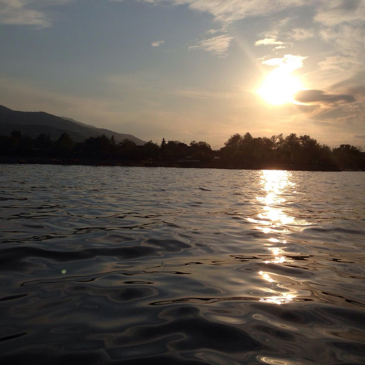 Lake refresh. Сапанджа Турция. Озеро Сапанджа. Сапанджа закат. Озеро Сапанджа Турция фото.