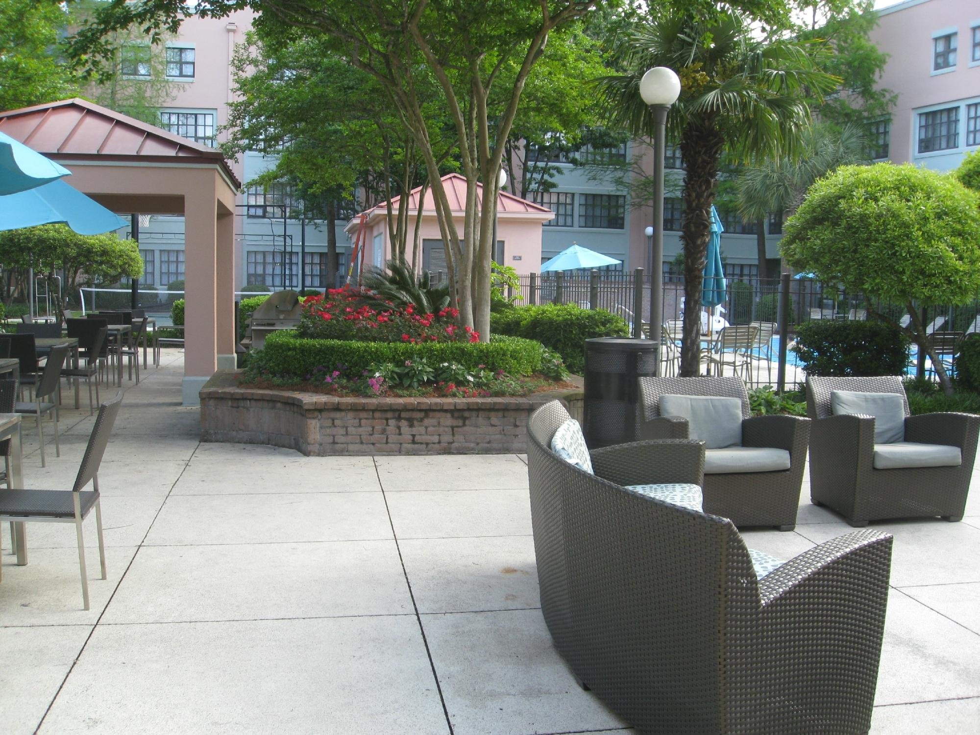 Sonesta ES Suites New Orleans Convention Center Pool Pictures