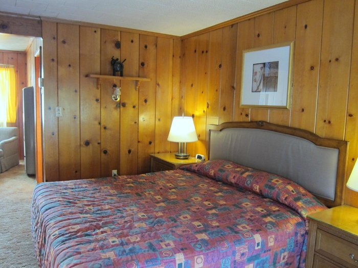 Piazza's Pine Cone Inn Rooms: Pictures & Reviews - Tripadvisor