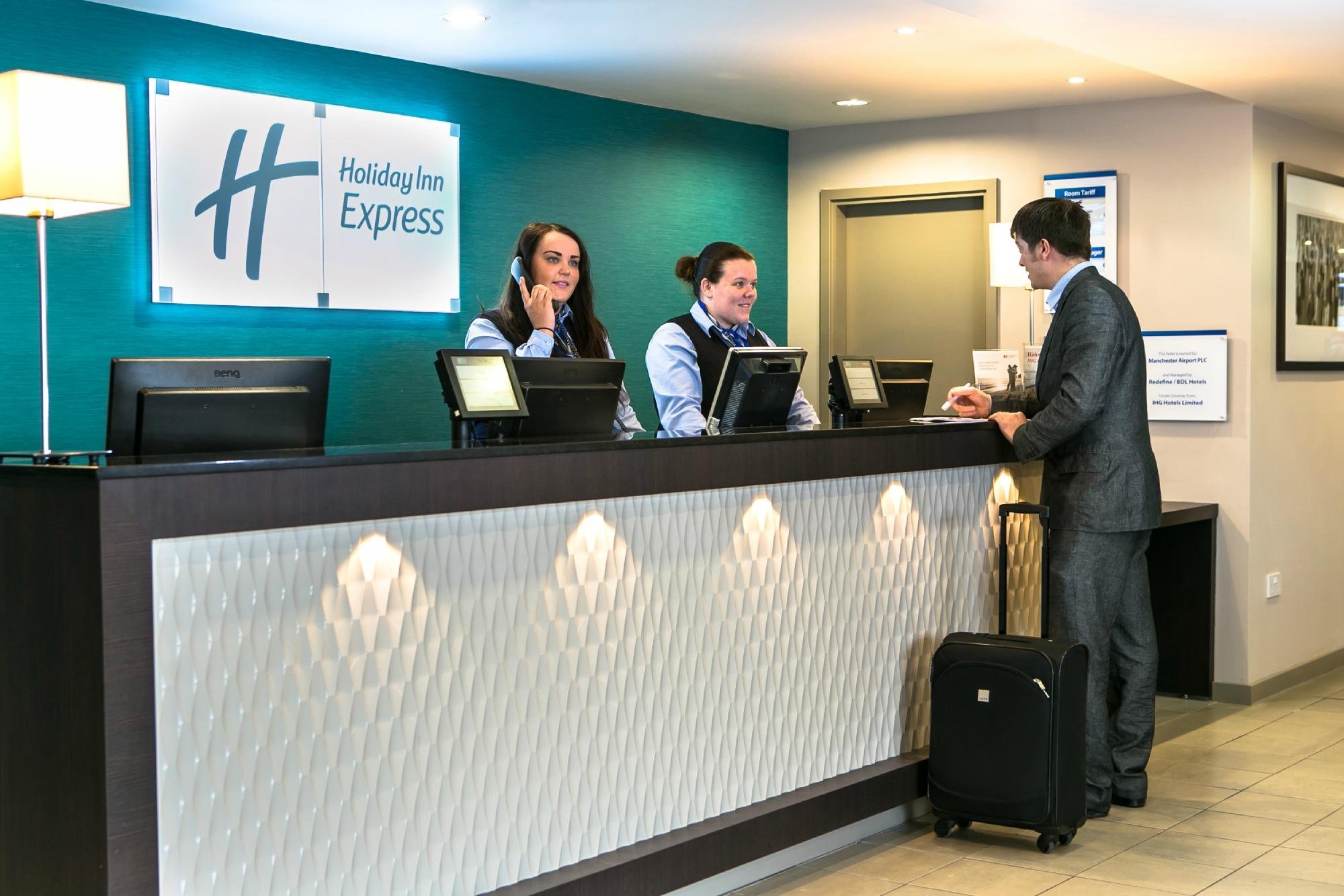 HOLIDAY INN EXPRESS MANCHESTER AIRPORT - Updated 2025 Prices & Hotel Reviews (England)