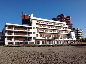 Piscina y playa
