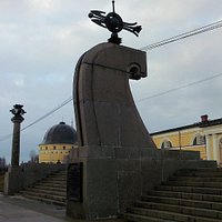 Стела "Мыс Пур-Наволок"