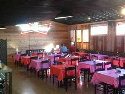 Maklemore's Ale House & Bistro