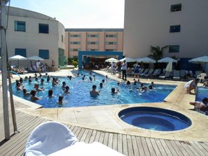 حمام السباحة والشاطئ