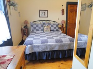 1826 Maplebird House Bed & Breakfast in Lunenburg