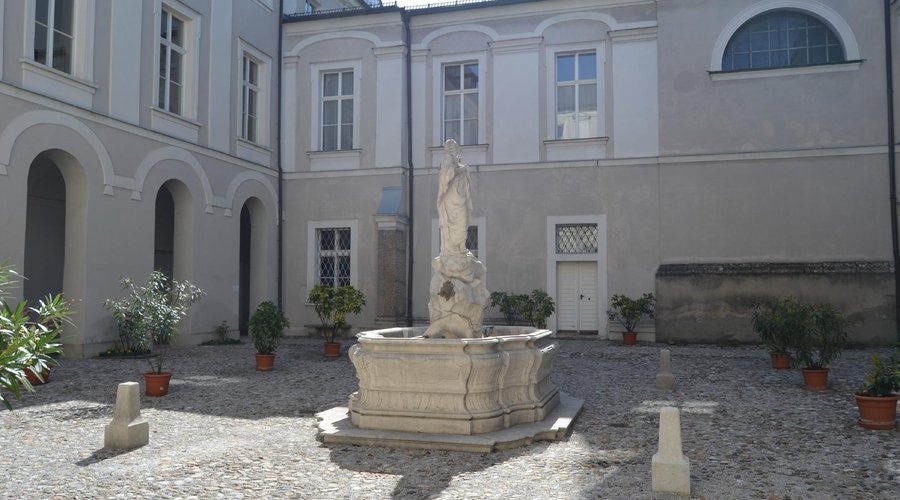 Brunnen im Innenhof