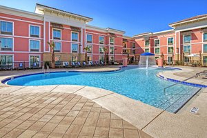 Pool & Beach
