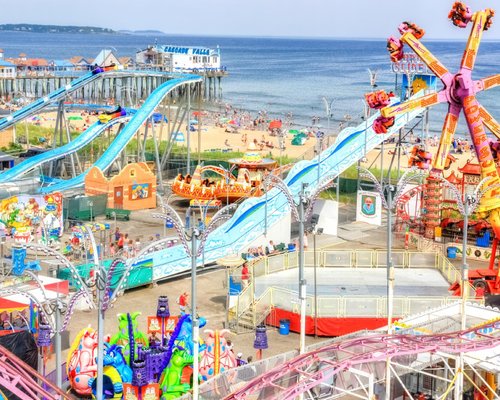 Make a Splash at These 7 New Hampshire and Maine Water Parks