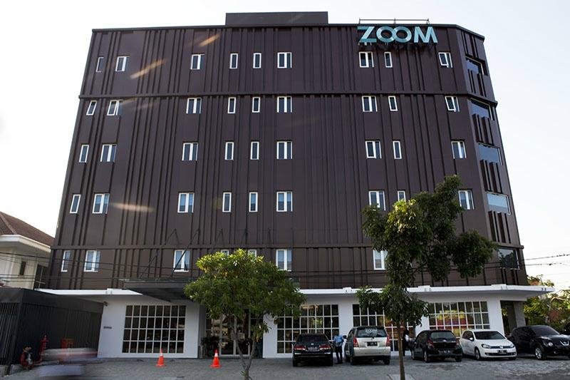 hotel zoom surabaya agoda