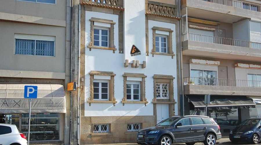 Surfivor Porto Surf Hostel