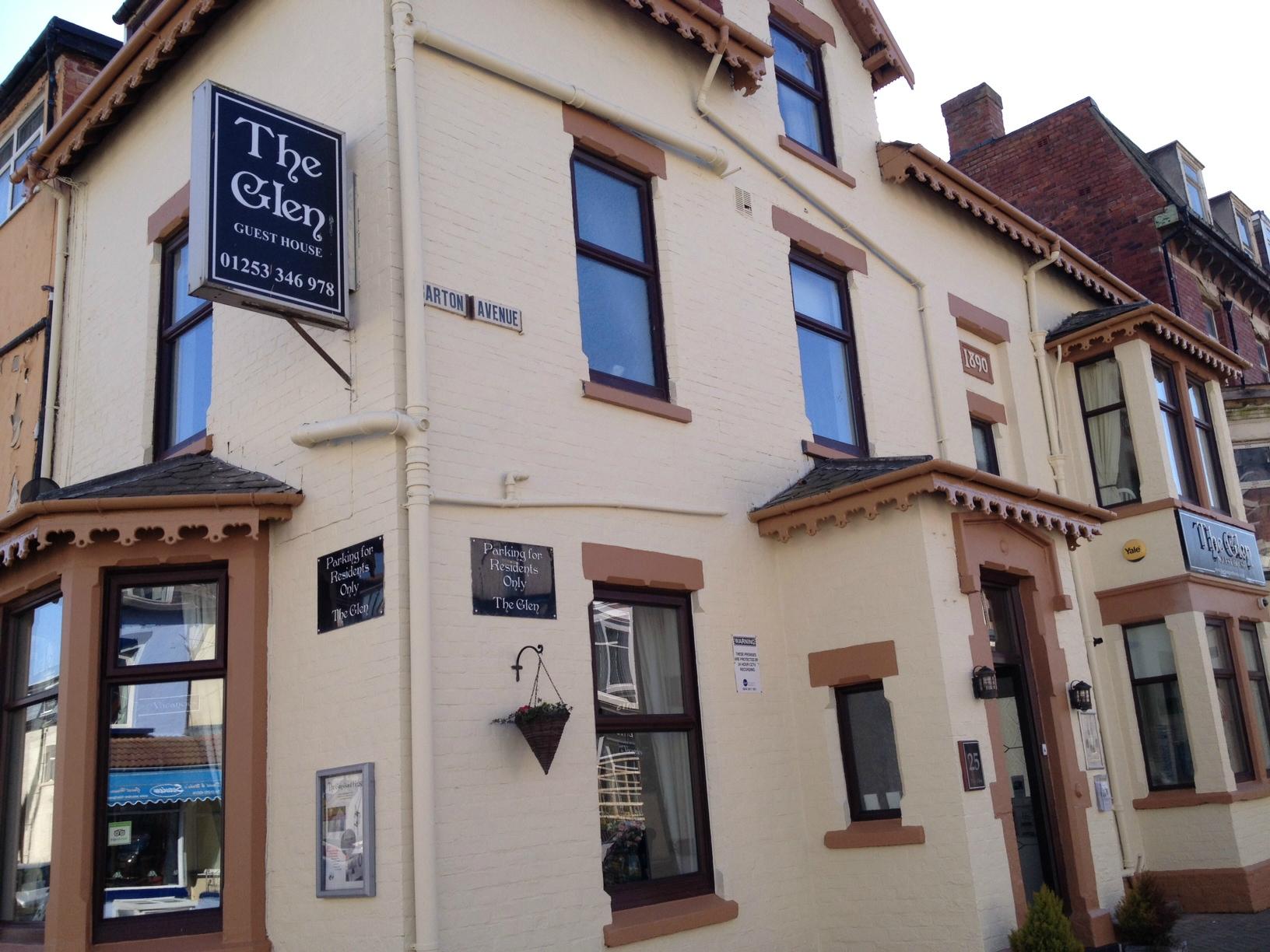 GLEN GUEST HOUSE - Updated 2022 Prices & B&B Reviews (Blackpool, England)