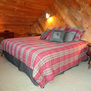 Cabin 5 - king bedroom