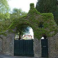 Puerta de los Pajaritos