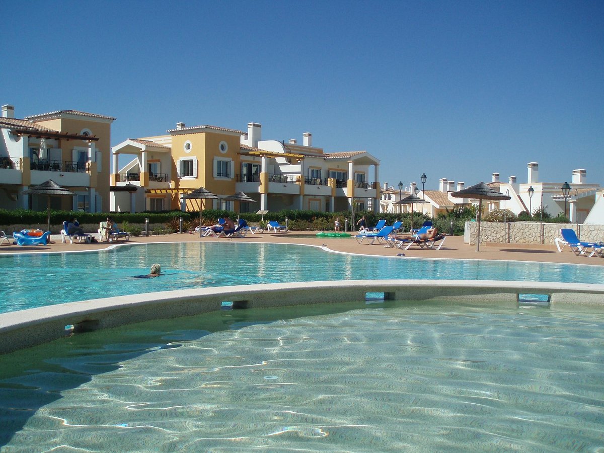 The View – Santo António Villas, Golf &amp; Spa, hotel em Salema