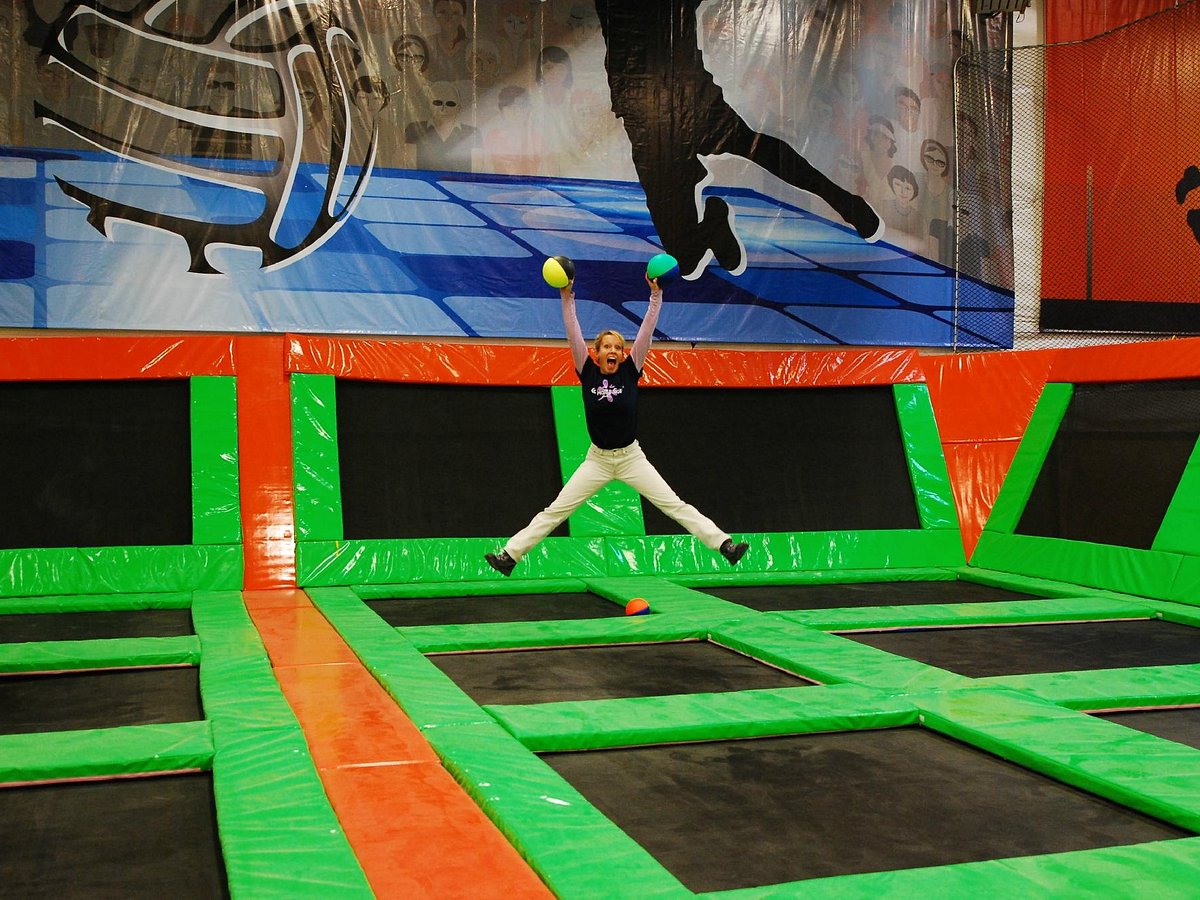 Elevated Sportz Trampoline Park and Event Center (Bothell) - Alles wat