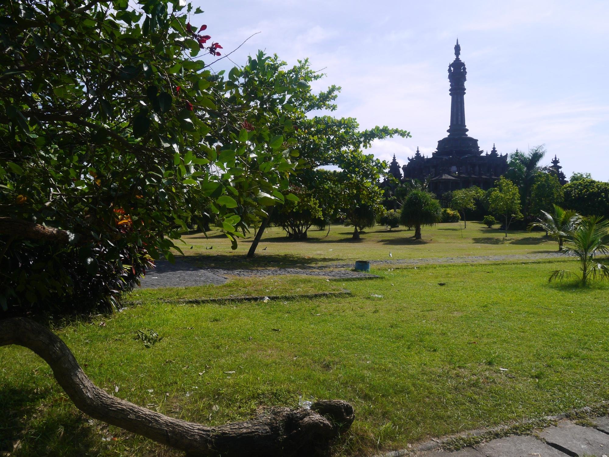 Puputan Square Pond and Gardens