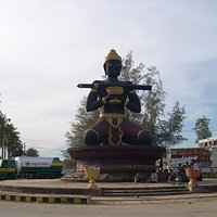 Ta Dumbong Statue - guardian of the east