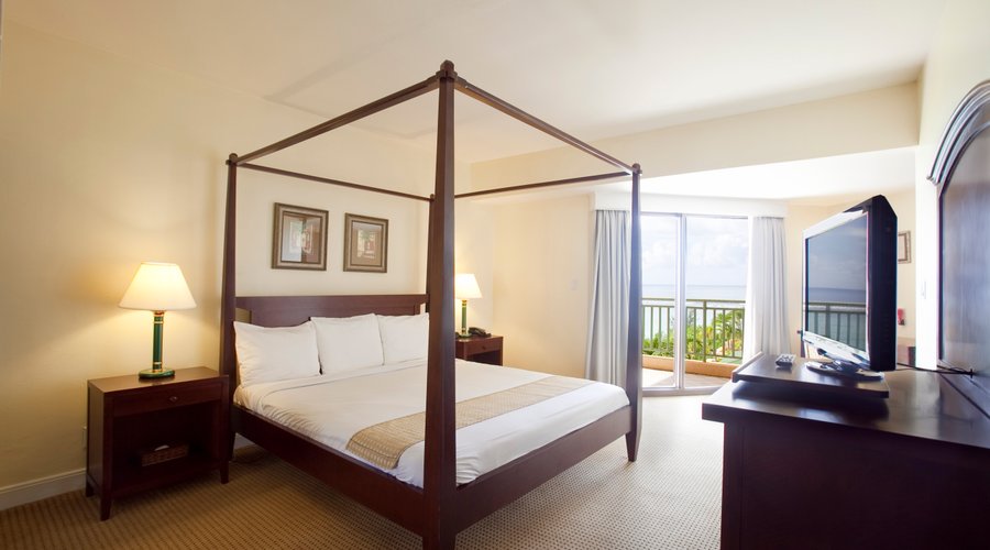 Holiday Suite King Bedroom