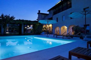 Pool & Beach