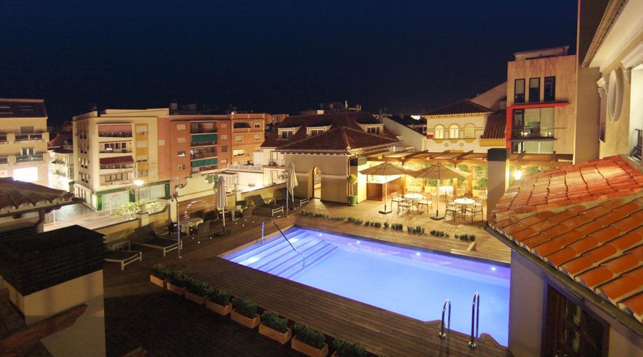 Pool and terrace Bar