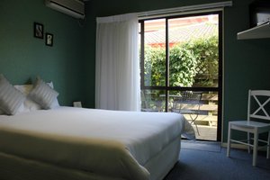 Room & Suite