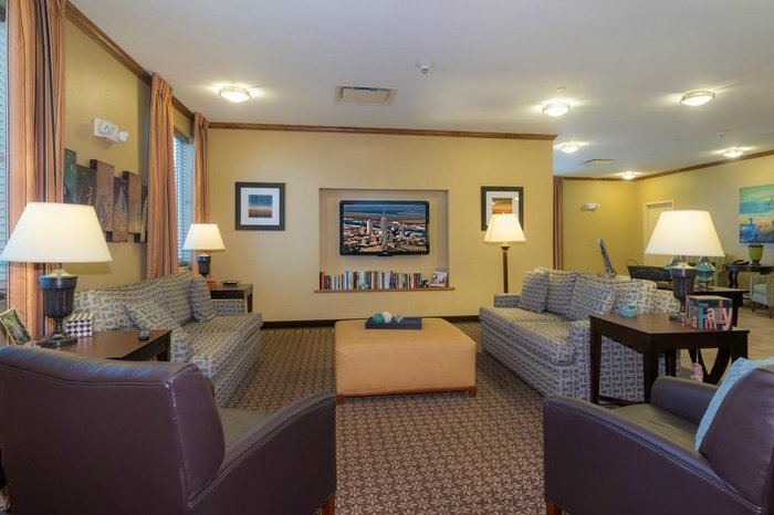 CANDLEWOOD SUITES MOBILE-DOWNTOWN, AN IHG HOTEL $138 ($̶1̶6̶2̶ ...