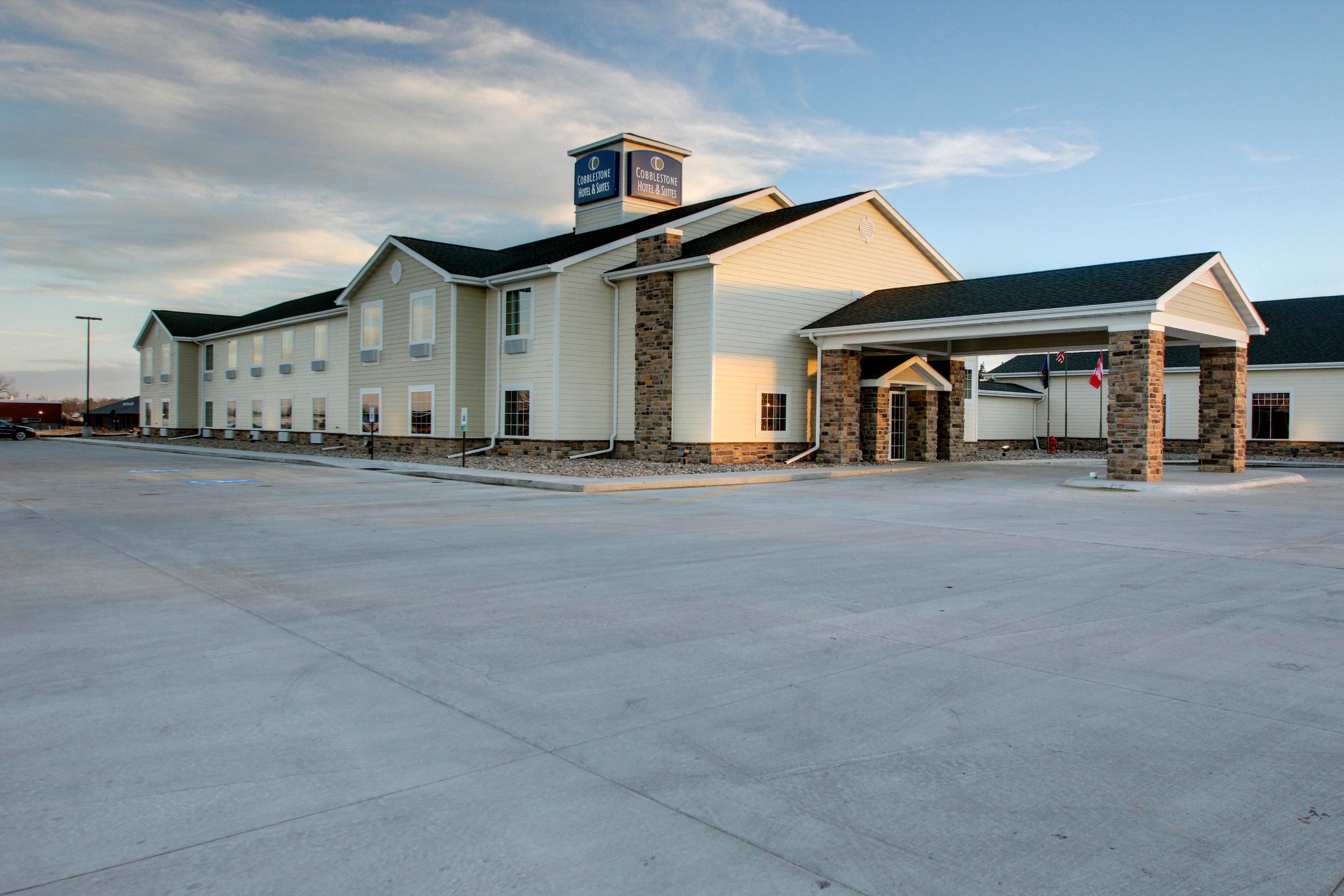 COBBLESTONE HOTEL AND SUITES BROKEN BOW 118 1 3 2