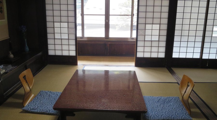 2 階の部屋