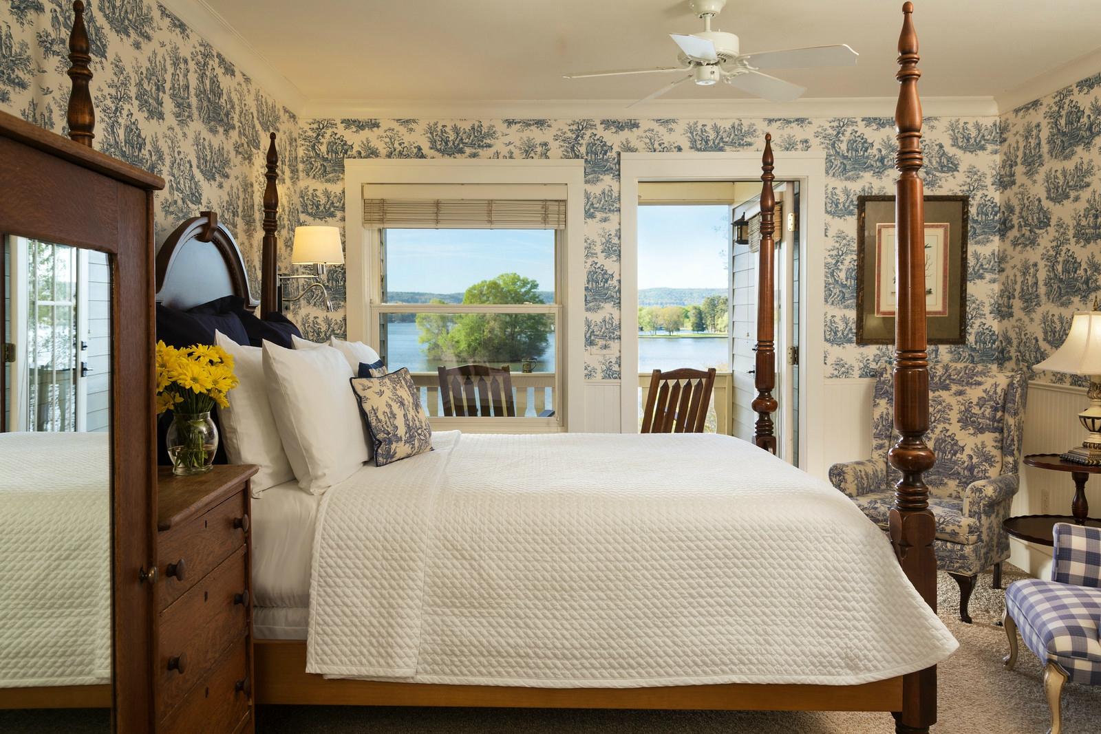 Hotel photo 12 of Lookout Point Lakeside Inn.